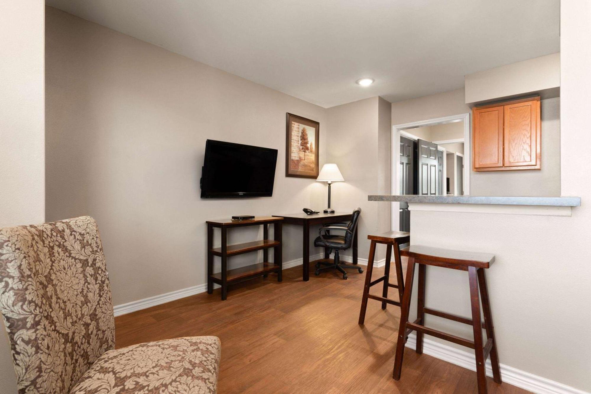 Eagle'S Den Suites Cotulla A Travelodge By Wyndham Dış mekan fotoğraf