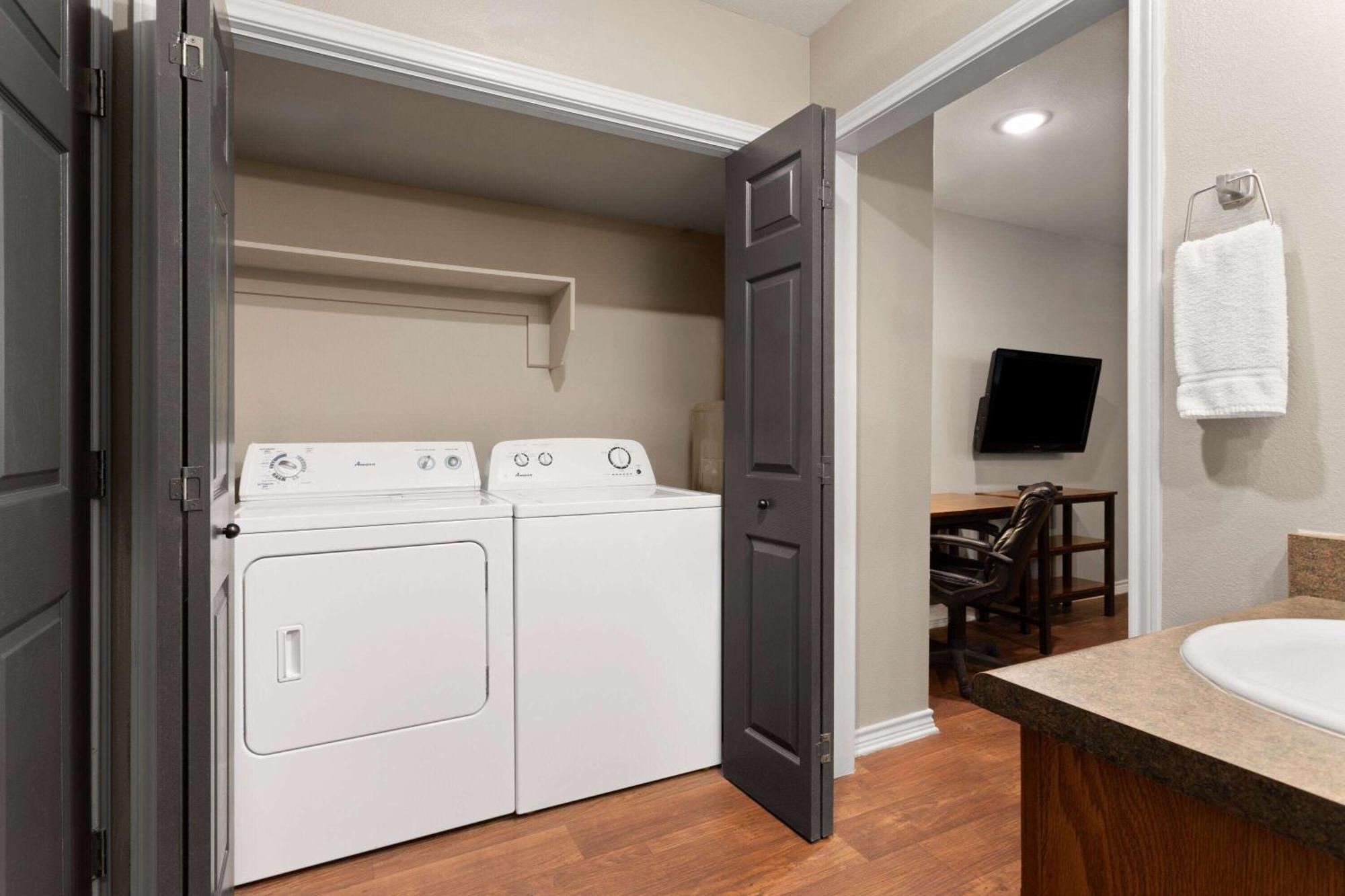 Eagle'S Den Suites Cotulla A Travelodge By Wyndham Dış mekan fotoğraf