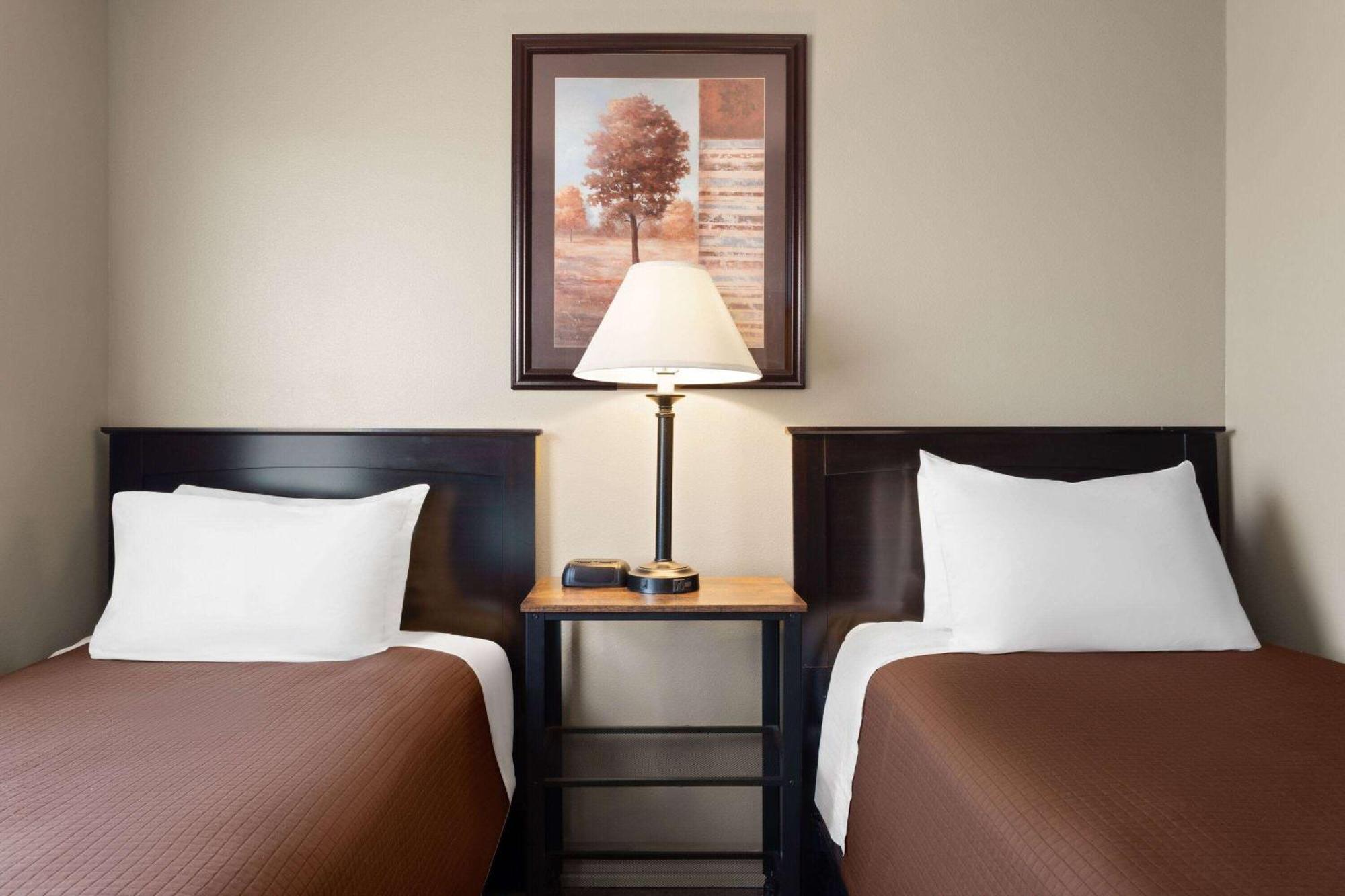 Eagle'S Den Suites Cotulla A Travelodge By Wyndham Dış mekan fotoğraf