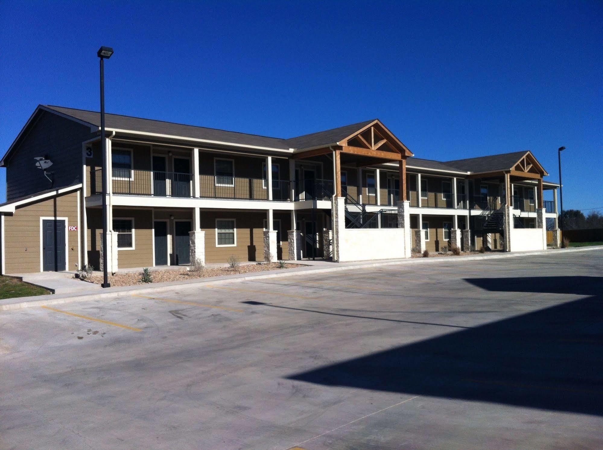 Eagle'S Den Suites Cotulla A Travelodge By Wyndham Dış mekan fotoğraf